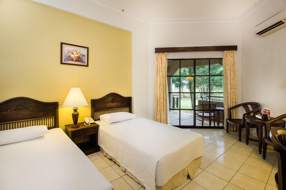 Eastana Cherating Beach Resort Exterior foto