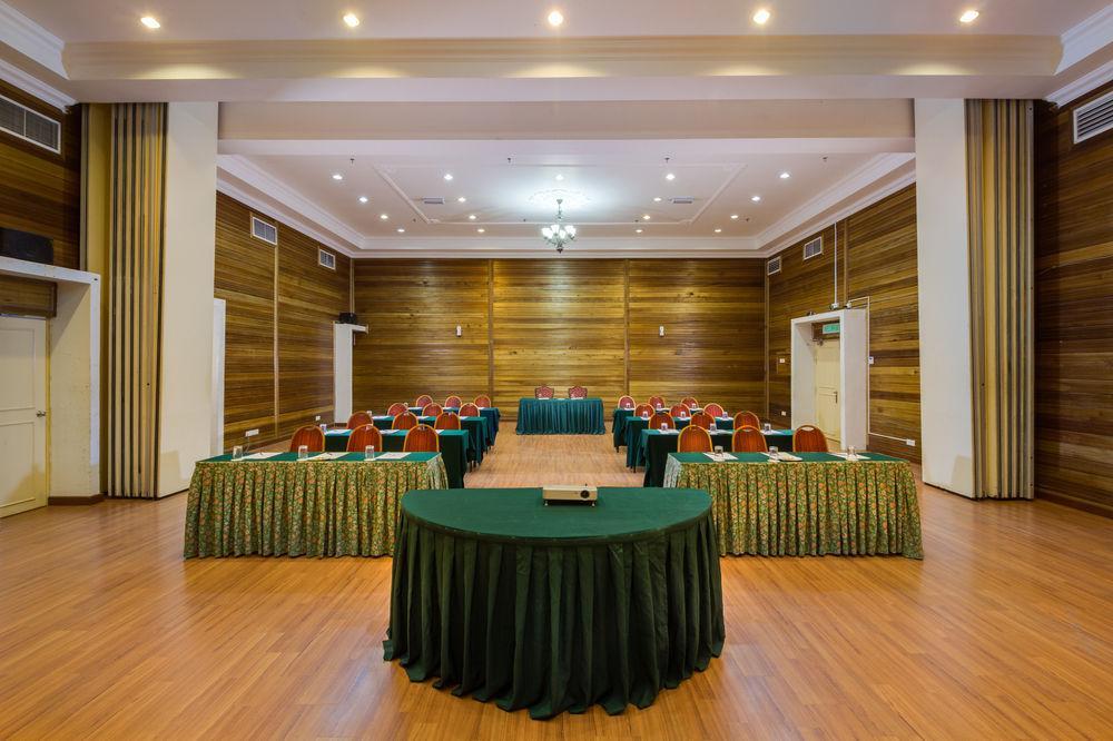 Eastana Cherating Beach Resort Exterior foto